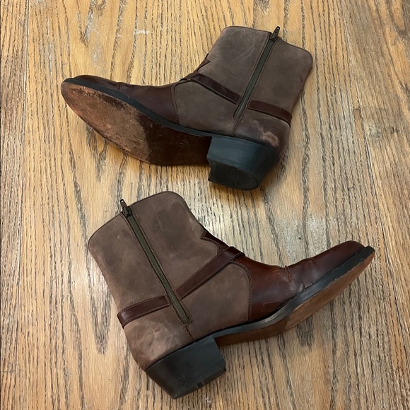 Florsheim Other - Unique western flair Florsheim boots made in Brazil brown sz7.5 Cracks Worn READ